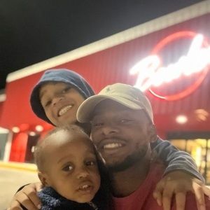 Meet your Posher, Lorenzo s.